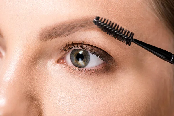 Plan Recadré Femme Avec Brosse Maquillage Pour Les Sourcils — Photo