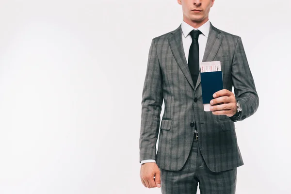 Обрізане Зображення Бізнесмена Який Тримає Паспорт Квиток Ізольовано Білому — стокове фото
