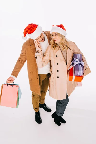 Vista Ángulo Alto Feliz Pareja Joven Sombreros Santa Celebración Cajas — Foto de stock gratis