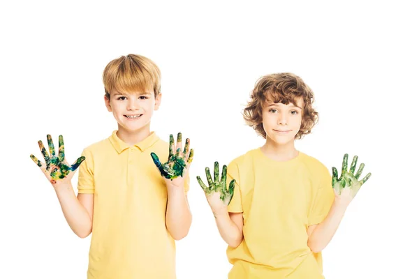 Два Счастливых Мальчика Показывающие Руки Краске Улыбающиеся Камеру Изолированные Белом — Бесплатное стоковое фото