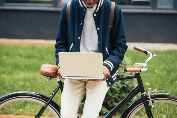 Cropped View Stylish Freelancer Working Laptop While Leaning Bike — Stock Photo, Image