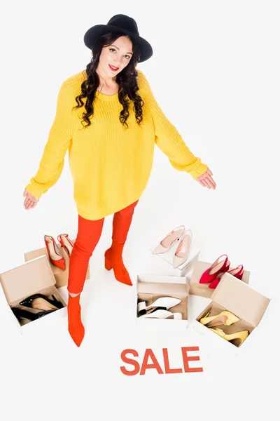 Eleganta Shopaholic Med Försäljning Symbol Isolerad Vit Med Skor — Stockfoto