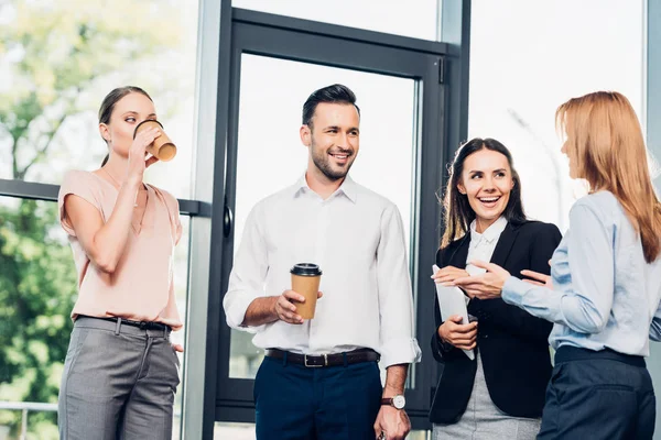 Business Colleagues Having Conversatino Coffee Break Conference Hall — Stock Photo, Image