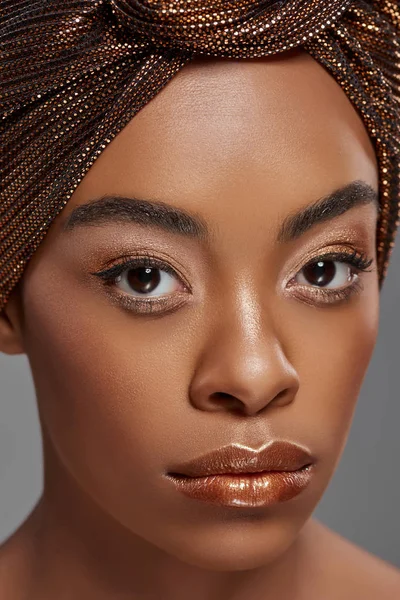 Portrait Beautiful African American Woman Head Wrap Bare Shoulders Isolated — Stock Photo, Image