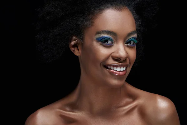 Portrait Cheerful African American Model Bright Blue Eyes Shadows Isolated — Stock Photo, Image