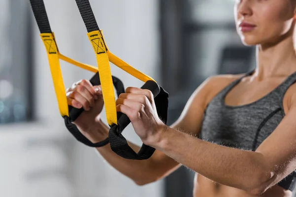 Cropped Image Athletic Sportswoman Working Out Suspension Straps Gym — Stock Photo, Image