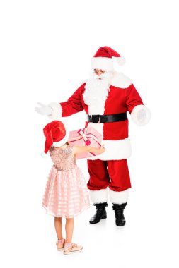 küçük çocuk sürpriz Noel Baba beyaz izole için mevcut vererek