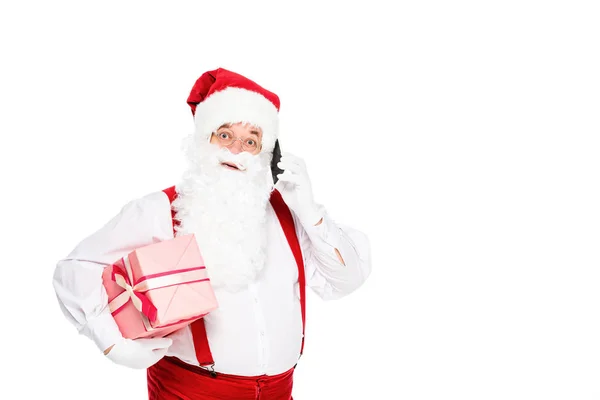 Emotional Santa Claus Suspenders Holding Gift Box Talking Phone Isolated — Stock Photo, Image