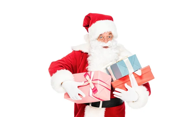 Weihnachtsmann Hält Stapel Von Geschenkkartons Der Hand Und Blickt Mit — Stockfoto