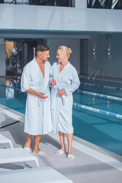 Happy Couple Standing Smiling Spa — Stock Photo, Image