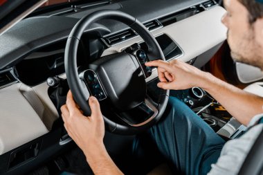 Otomobil kontrol otomatik mekanik atış kırpılmış