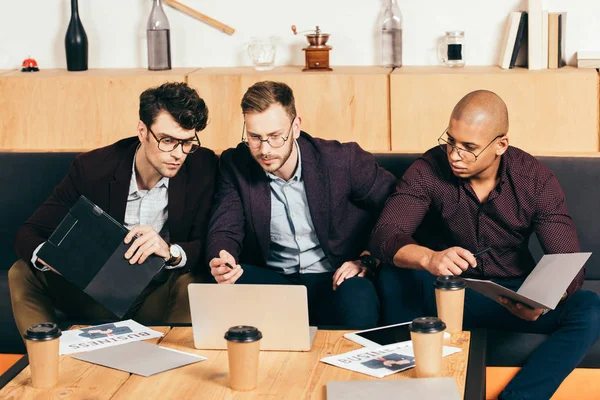 Multiracial Business Colleagues Working New Business Idea Cafe — Stock Photo, Image