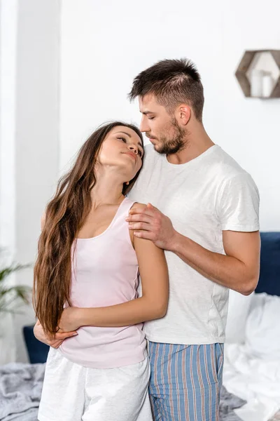 Boyfriend Pajamas Hugging Girlfriend Couple Going Kiss Bedroom — Stock Photo, Image
