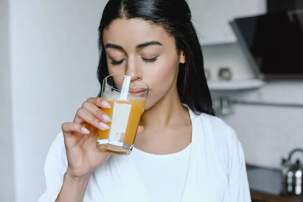 Beautiful Mixed Race Girl White Robe Drinking Fresh Orange Juice — Stock Photo, Image
