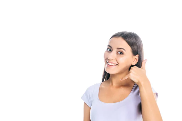 Retrato Mujer Sonriente Mostrando Signo Llamada Aislado Blanco — Foto de stock gratuita