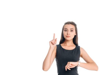 beyaz izole zaman kontrol şık siyah elbiseli kadın portresi