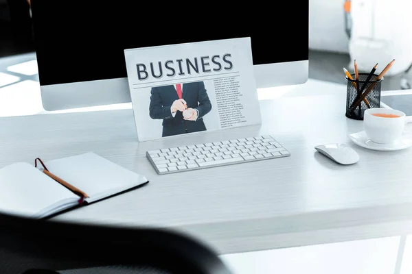 Selective Focus Business Newspaper Computer Table Office — Free Stock Photo