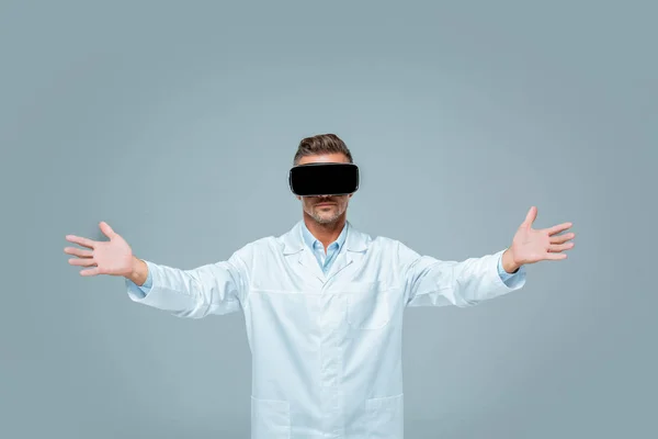 Scientist Virtual Reality Headset Holding Something Open Arms Isolated Grey — Stock Photo, Image
