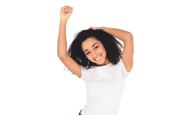 Eller Yükselterek Üzerinde Beyaz Izole Kamera Gülümseyen Afro Amerikan Kız — Stok fotoğraf