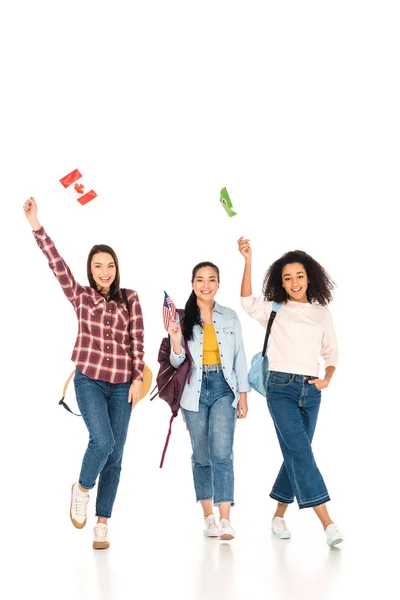 Belle Ragazze Con Bandiere Diversi Paesi Sopra Teste Isolate Bianco — Foto stock gratuita