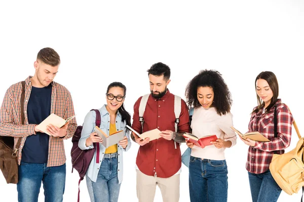 Grupo Multicultural Personas Leyendo Libros Sosteniendo Mochilas Aisladas Blanco —  Fotos de Stock