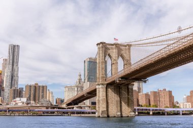 brooklyn Köprüsü ve manhattan new york, ABD ile kentsel manzara