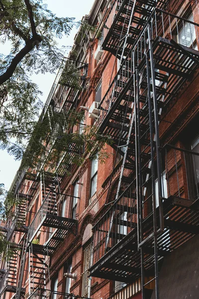 Vista Baixo Ângulo Edifício Velho Cidade Nova Iorque Eua — Fotografia de Stock