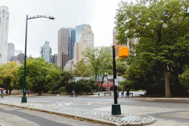 New York, ABD - 8 Ekim 2018: gökdelenler ve şehir parkı new york, ABD kentsel manzara
