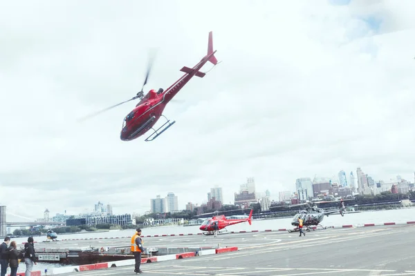 New York Usa October 2018 People Helicopter Pad New York — Stock Photo, Image