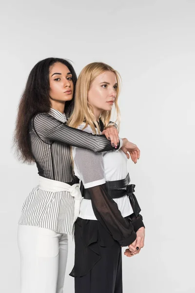 Attractive African American Woman Hugging Caucasian Girlfriend Black White Clothes — Free Stock Photo