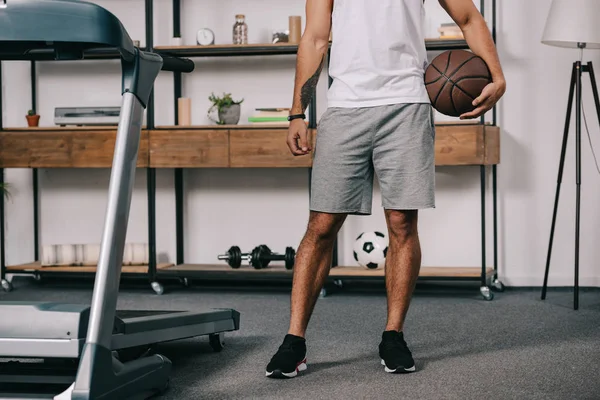 Cropped View Tattooed Man Holding Basketball Living Room — Stock Photo, Image