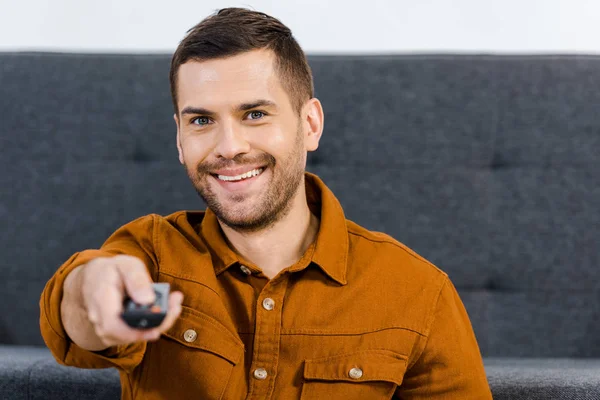 Selective Focus Cheerful Man Holding Remote Control Home — Stock Photo, Image