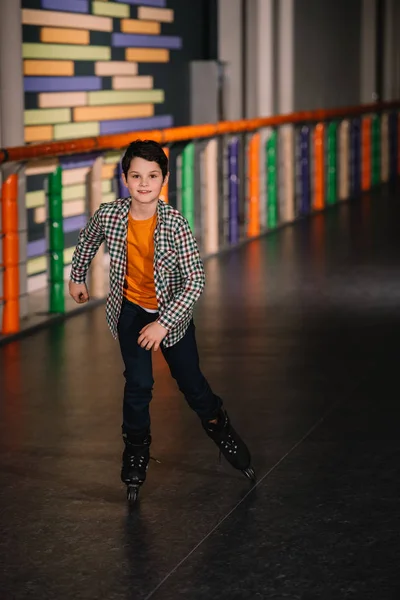 Full Length Shot Roller Boy Skating Smile — Stock Photo, Image