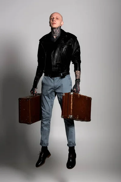 Full Length View Handsome Tattooed Man Leather Jacket Holding Suitcases — Stock Photo, Image
