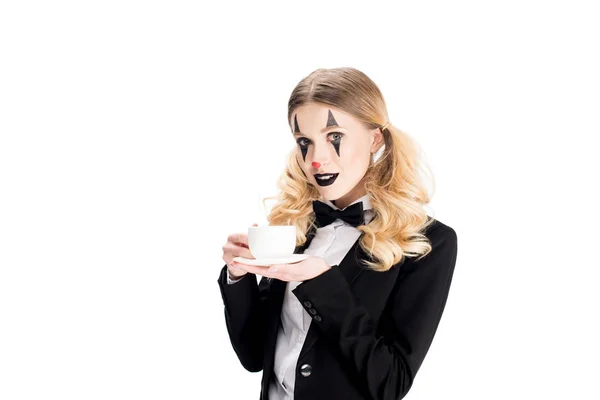 Blonder Clown Hält Tasse Mit Kaffee Isoliert Auf Weiß — Stockfoto