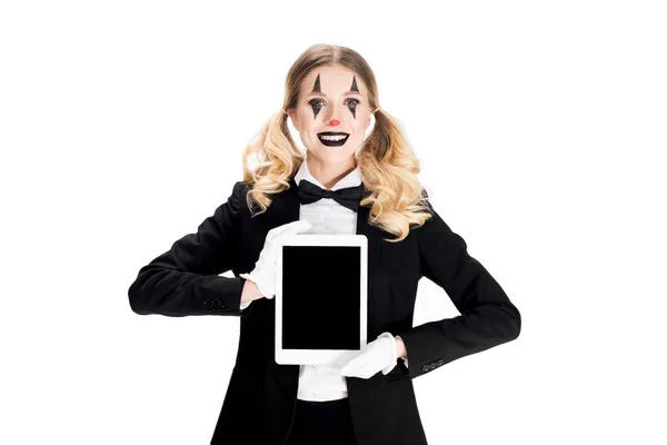 Payaso Rubia Sonriente Sosteniendo Tableta Digital Con Pantalla Blanco Aislado — Foto de Stock