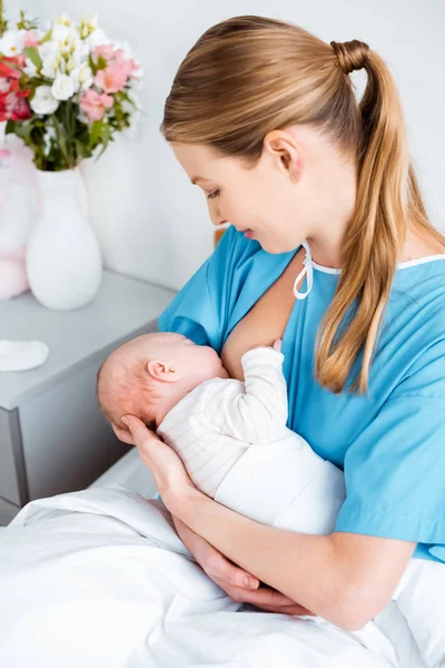 High Angle View Smiling Young Mother Sitting Bed Breastfeeding Baby — Stock Photo, Image