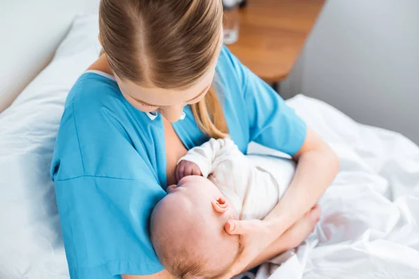 High Angle View Young Mother Breastfeeding Baby Bed Hospital Room — Stock Photo, Image