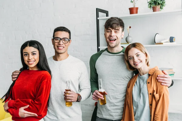 Smiling Multicultural Friends Standing Together Smiling Camera — Stock Photo, Image