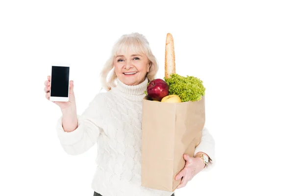 Alegre Mujer Mayor Sosteniendo Bolsa Papel Con Comestibles Teléfono Inteligente — Foto de Stock