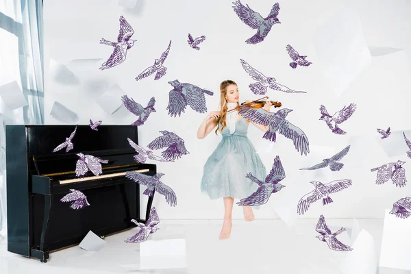 Galleggiante Ragazza Abito Blu Suonare Violino Con Uccelli Illustrazione — Foto Stock