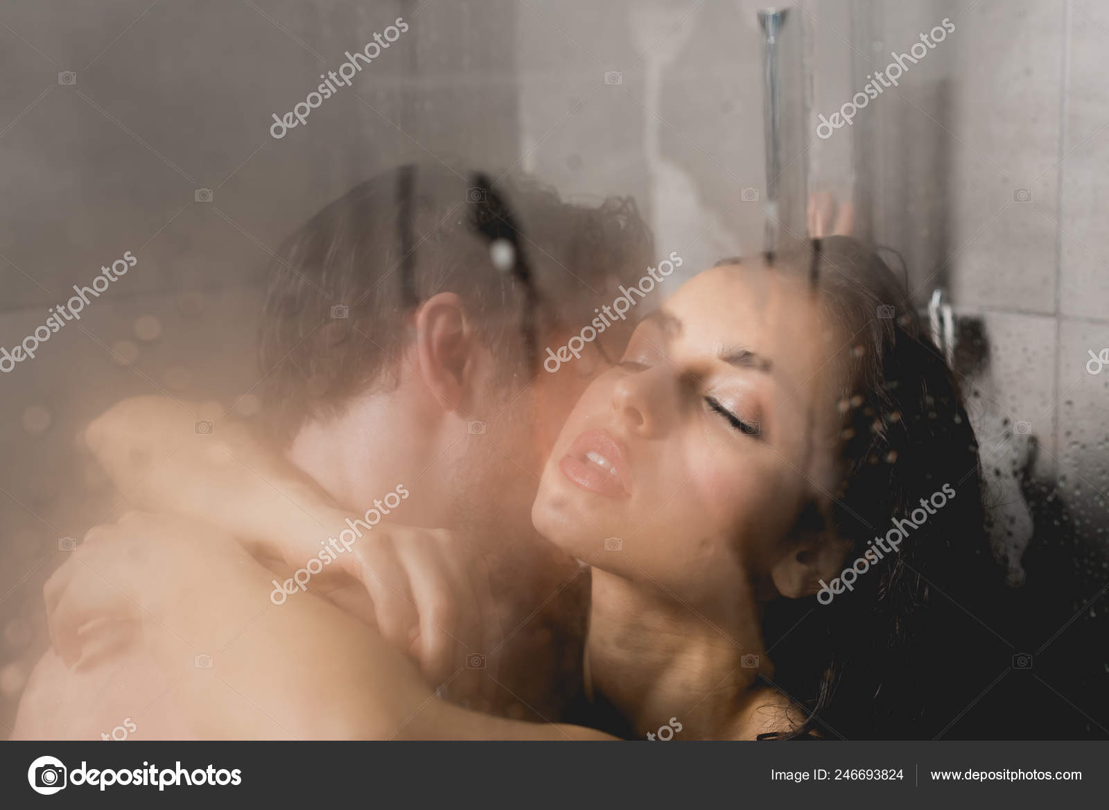 Steamy hot sex during showeer