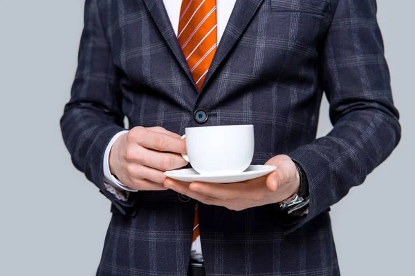 Bijgesneden Weergave Van Stijlvolle Zakenman Holding Koffiekopje Geïsoleerd Grijs — Stockfoto