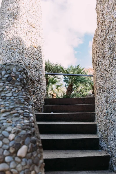 Escalera Con Paredes Piedra Multicolor Barcelona España —  Fotos de Stock