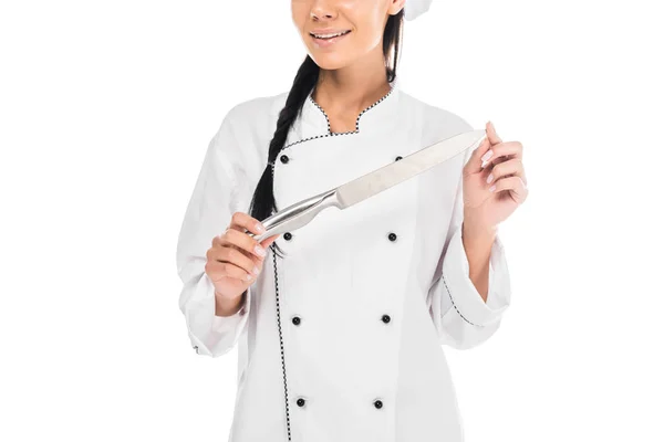 Vista Recortada Del Chef Sonriente Uniforme Con Cuchillo Aislado Blanco —  Fotos de Stock