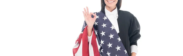 Панорамний Знімок Усміхненого Судді Який Тримає Американський Прапор Показує Знак — стокове фото