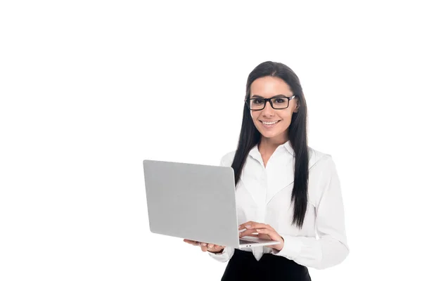 Femme Affaires Élégante Dans Des Lunettes Aide Ordinateur Portable Isolé — Photo