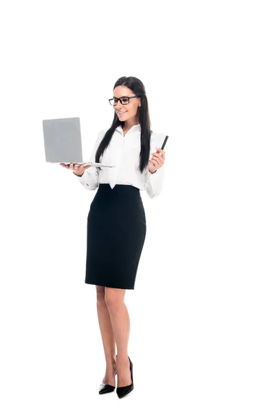 Vue Complète Élégante Femme Affaires Dans Des Lunettes Tenant Ordinateur — Photo