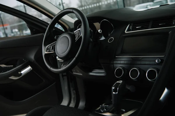 Чорне Кермо Біля Ручної Трансмісії Розкішному Автомобілі — стокове фото