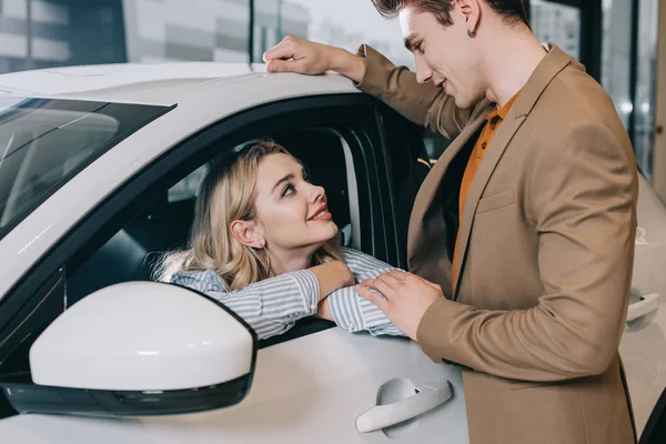 Handsome Man Looking Attractive Blonde Girl Sitting Car — Stock Photo, Image